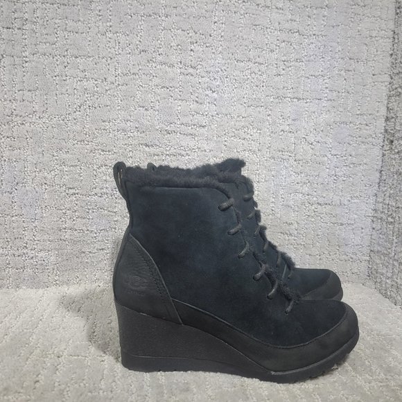 UGG Bridgit Women's Size US 6.5 Black Waterproof Wedge Heel Leather Ankle Boots - Picture 4 of 9